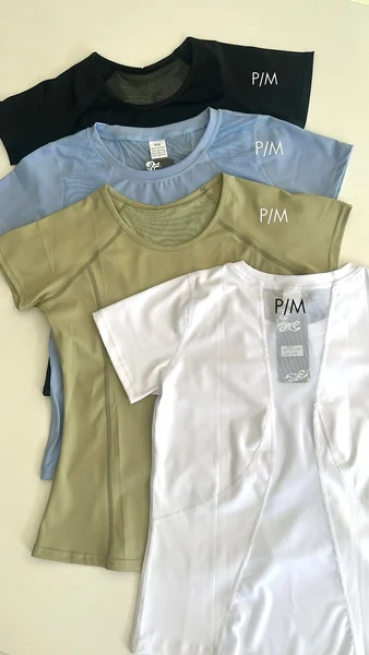 Blusa importada c/ detalhe de tule — foto 3