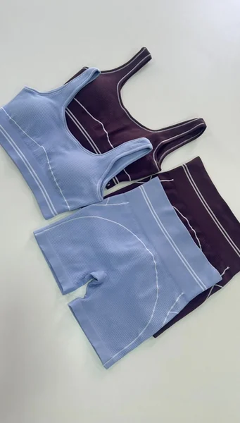 Conjunto Cropped + Shorts Preto Detalhe Branco — foto 3