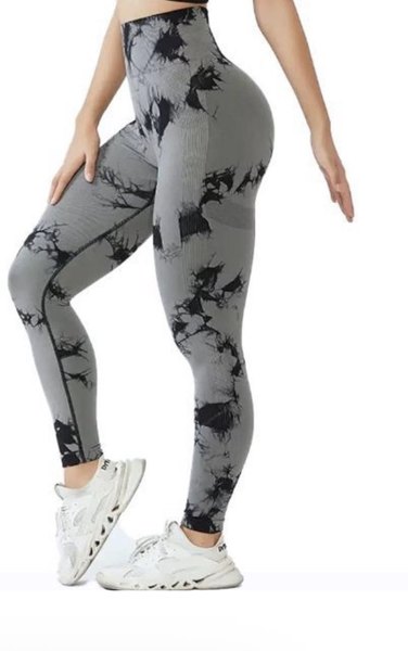 Calça tie dye c/ empina bumbum