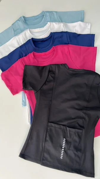 Blusa importada com bolso atrás — foto 4